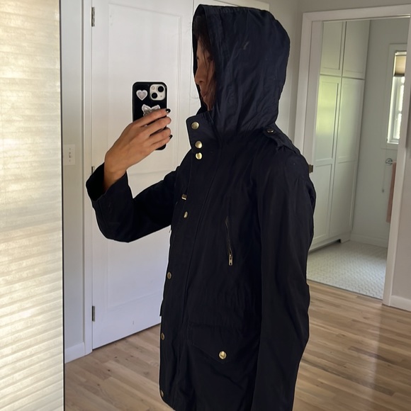 Navy blue parka. Lightweight. Excellent condition - Picture 4 of 6